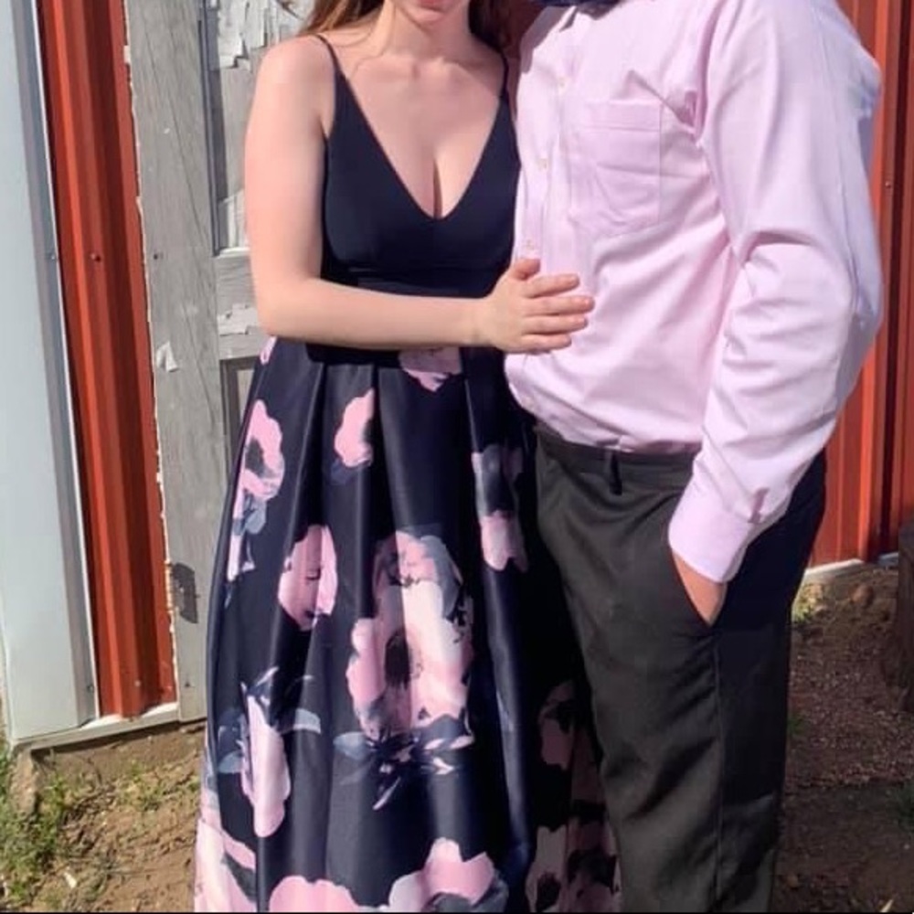 Prom dress - Picture 7 of 7